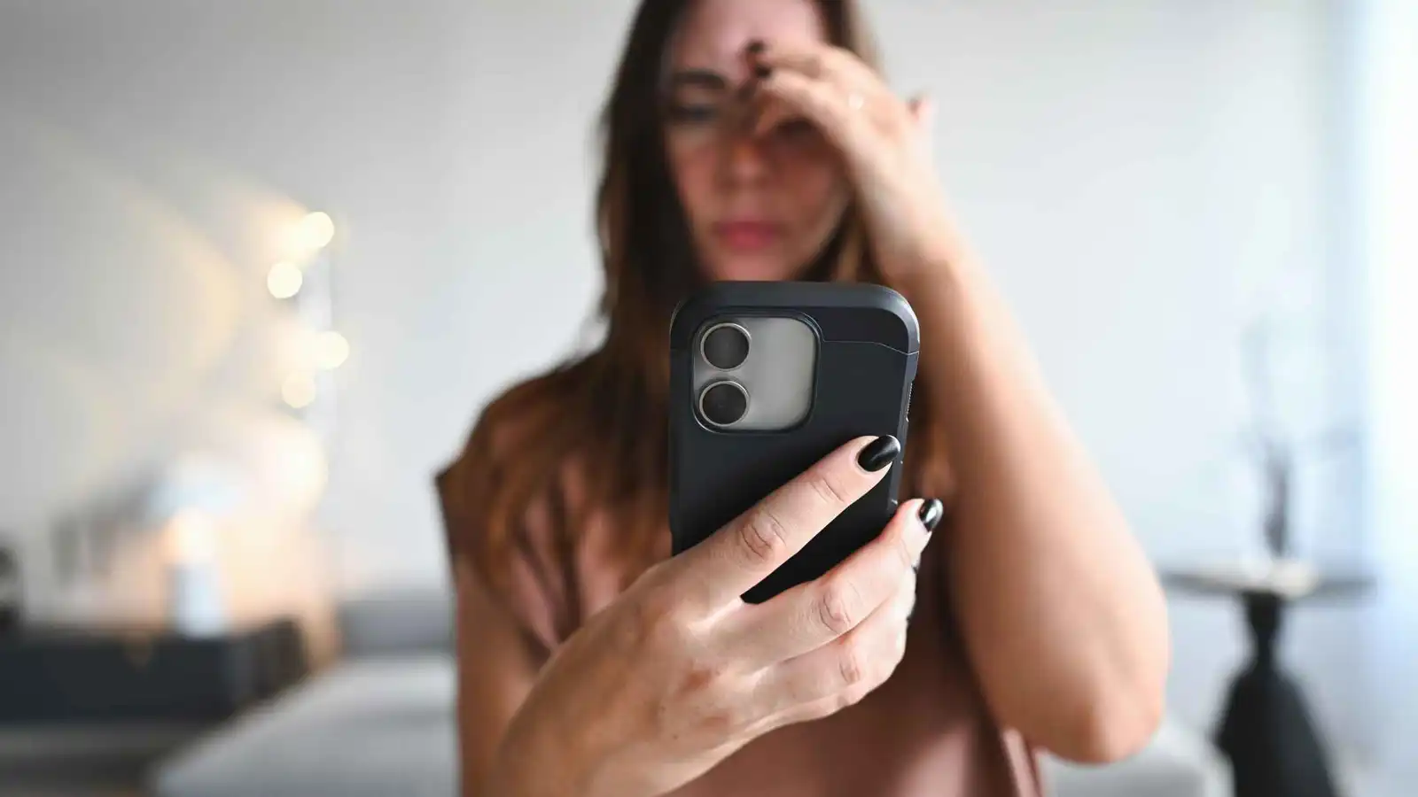 الذكاء الاصطناعي يُسهل الاحتيال العاطفي.. كيف تحمي نفسك؟