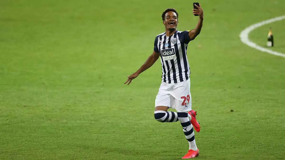 الاتفاق السعودي يقدم عرضًا رسميًا لضم نجم وست بروميتش الإنجليزي