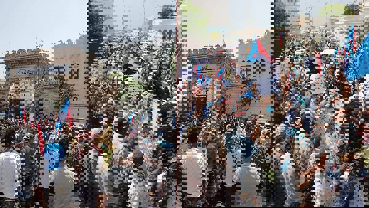 تظاهرة حاشدة في المكلا دعما لـ"الانتقالي" وللمطالبة بالإدارة الذاتية لمحافظة حضرموت (فيديو)