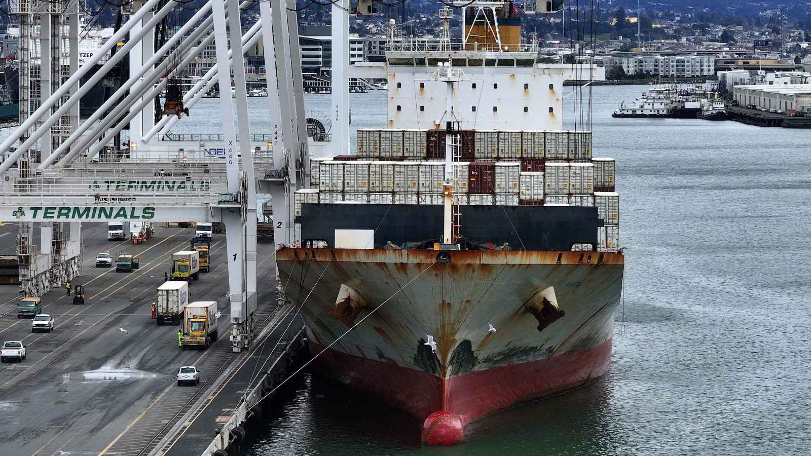 صحيفة: حرب ترامب الاقتصادية "تهدد" الولايات المتحدة نفسها