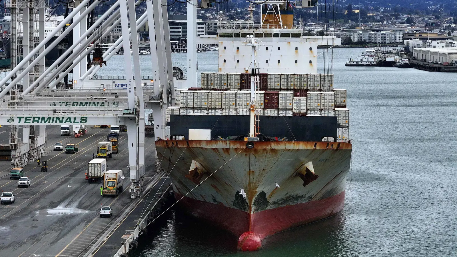 صحيفة: حرب ترامب الاقتصادية "تهدد" الولايات المتحدة نفسها