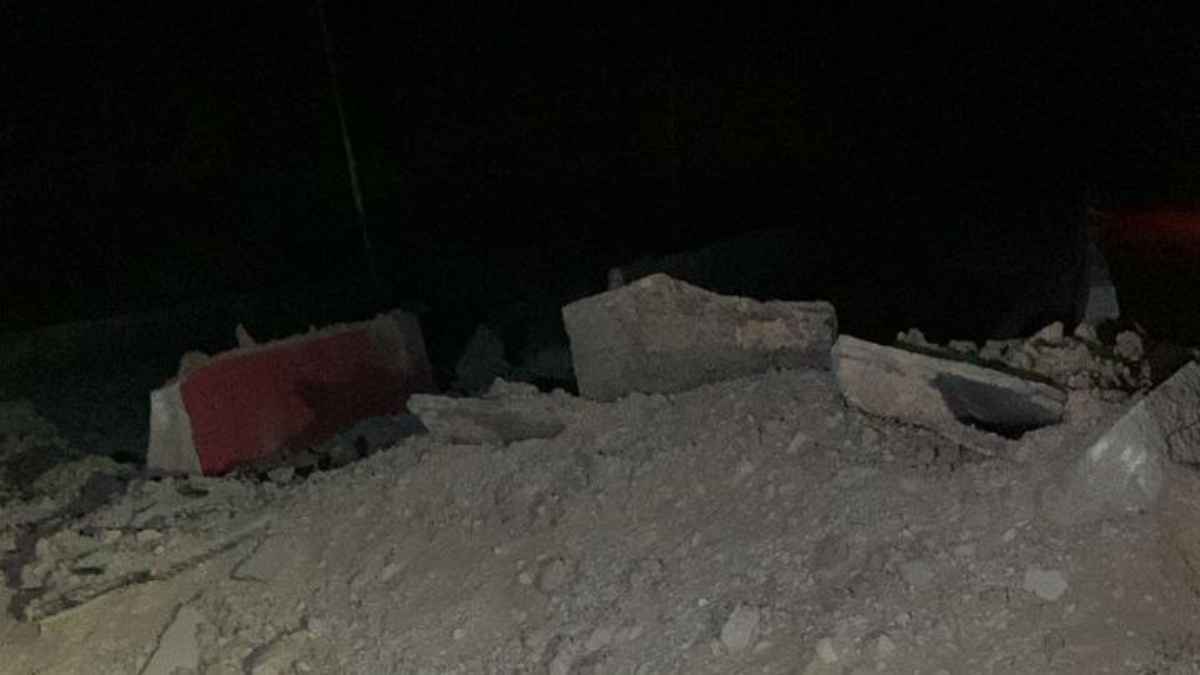 إسرائيل تقطع الطريق الدولي بين لبنان وسوريا بعد قصف معبر "المصنع"