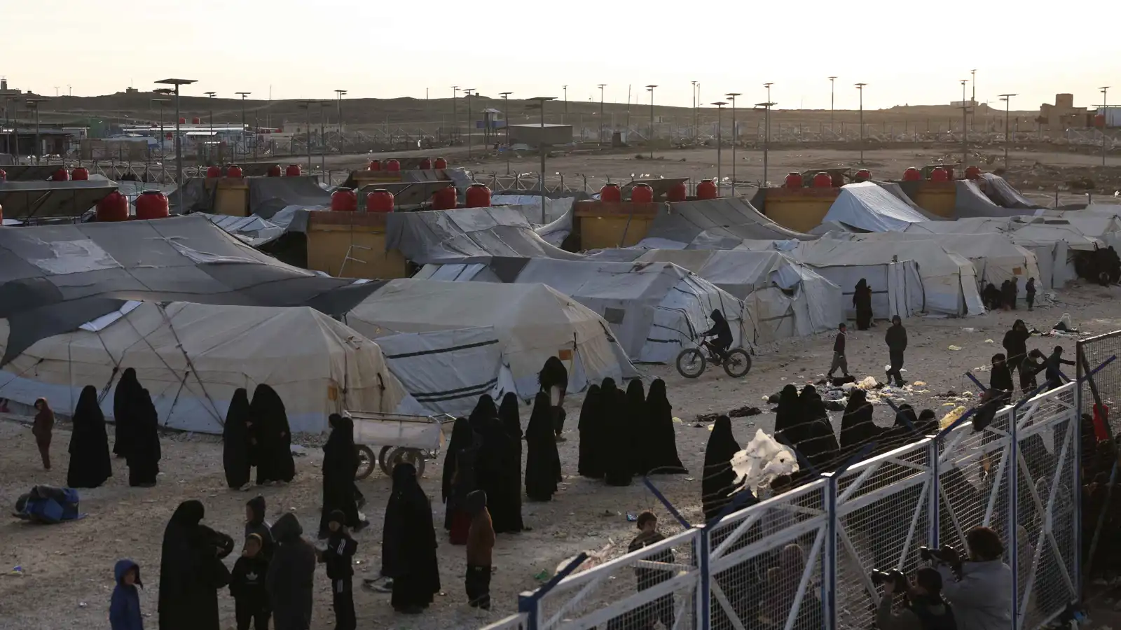 7 آلاف معتقل.. هل يتحول العراق إلى مركز احتجاز إقليمي لعناصر داعش؟