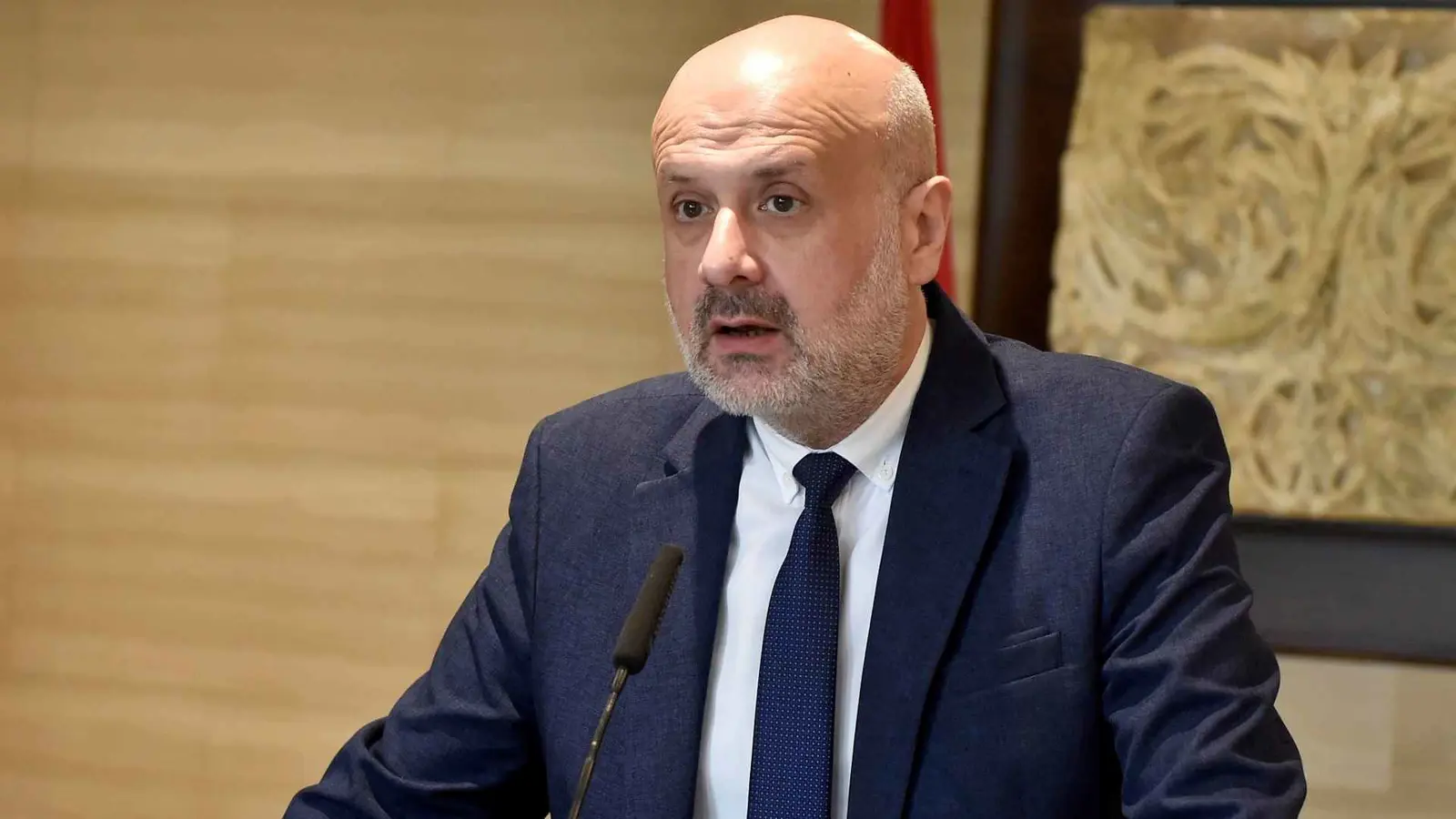 وزير داخلية لبنان يكشف تفاصيل الاشتباكات مع مسلحين سوريين (فيديو)