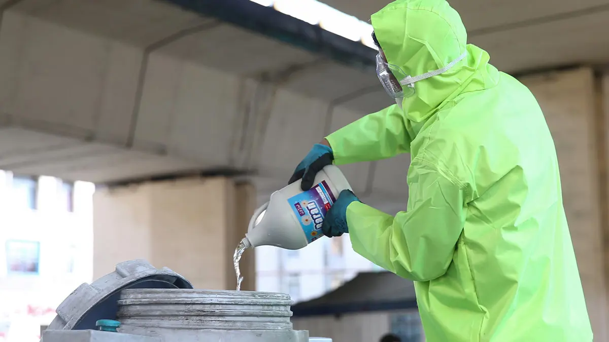 "النفايات الطبية".. أزمة جديدة تعزز من تفشي كورونا في إيران