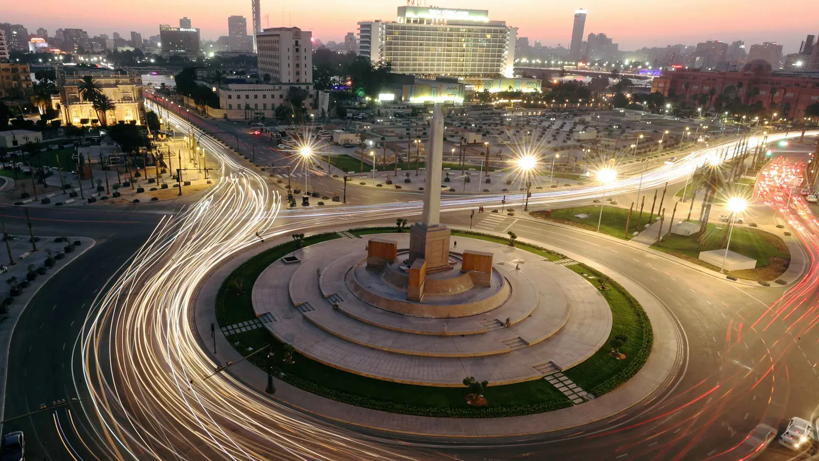 زلزال القاهرة.. هزة أرضية قوية تضرب عدة مناطق في مصر (صور وفيديو)