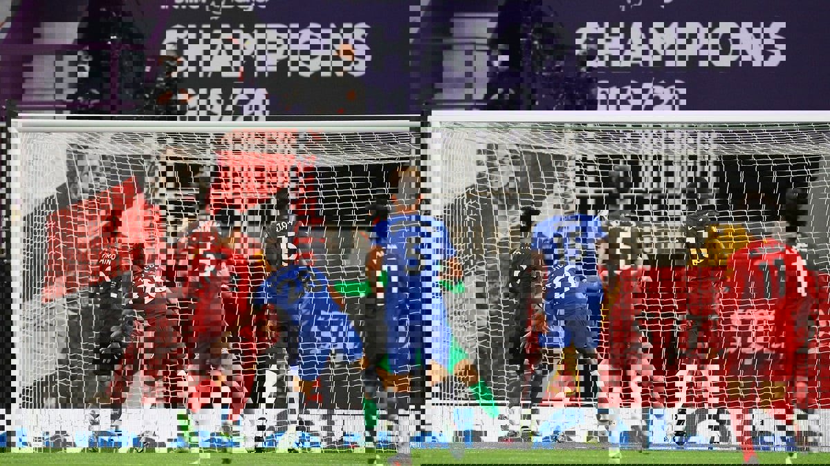 نادي ليفربول يحتفل بلقب الدوري الإنجليزي بفوز مثير على تشيلسي