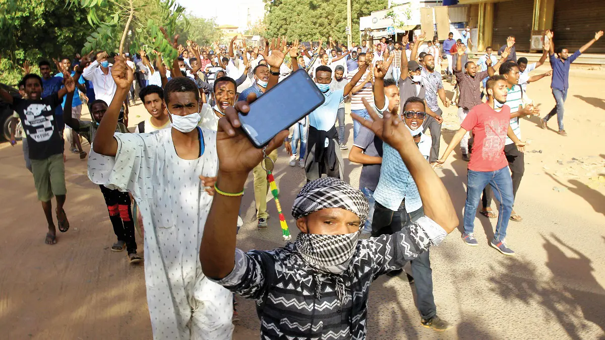 مع تجدد الاحتجاجات.. الشرطة السودانية تفرق بالقوة مظاهرة في "بورتسودان" (فيديو)