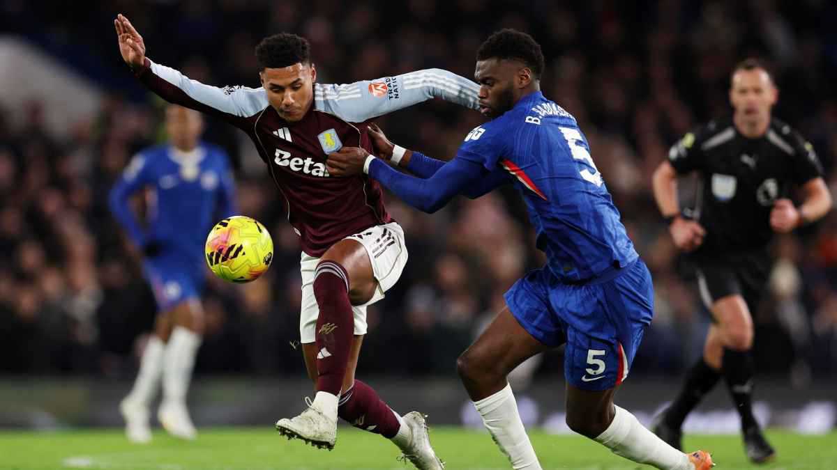 اتركوه يرحل.. أكثر لاعب أثار استياء جمهور تشيلسي أمام أستون فيلا