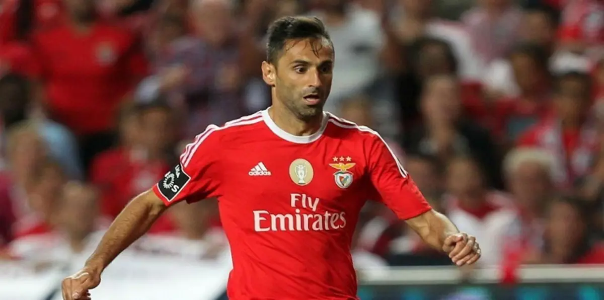 دونغا يستدعي المتألق جوناس لتعويض المصاب فيرمينو