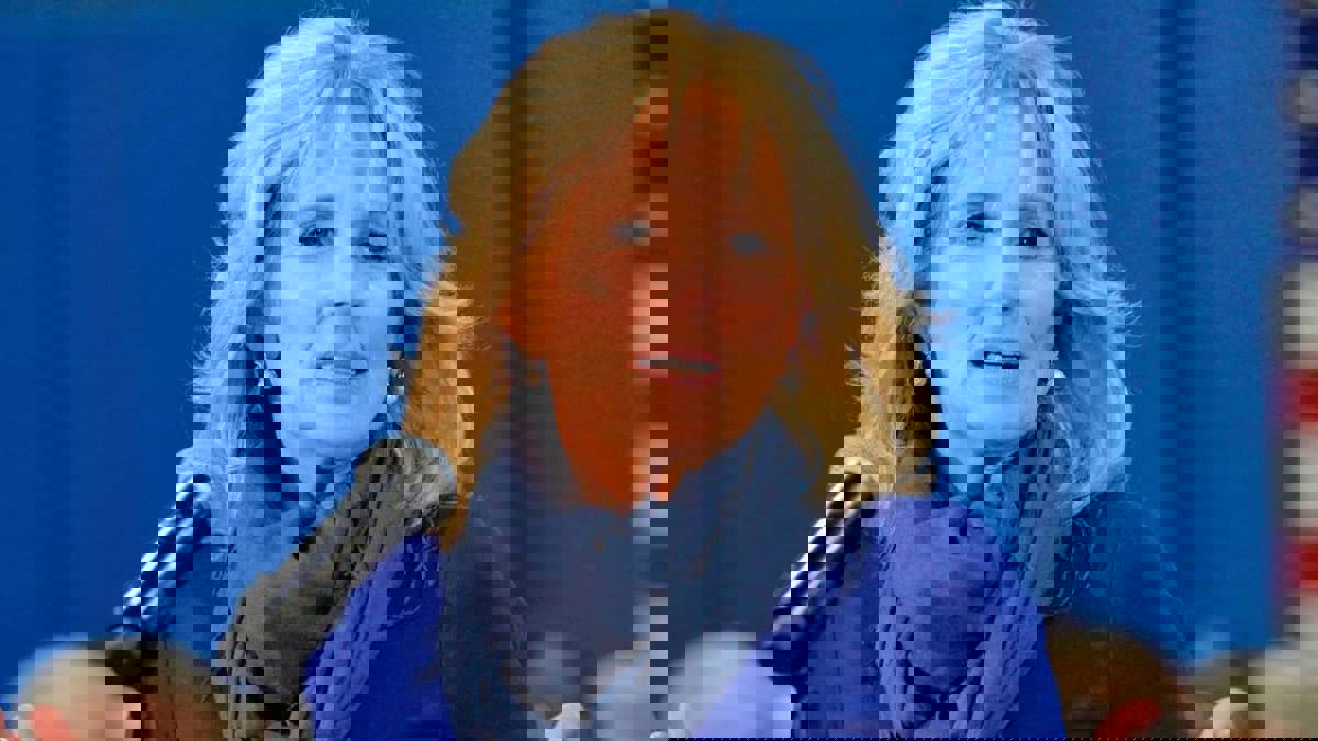 شفاء السيدة الأمريكية الأولى من فيروس كورونا