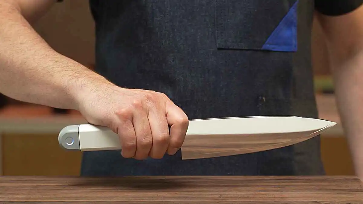 أول سكين مطبخ "فوق صوتية" في العالم.. ما ميزاتها؟ (فيديو)