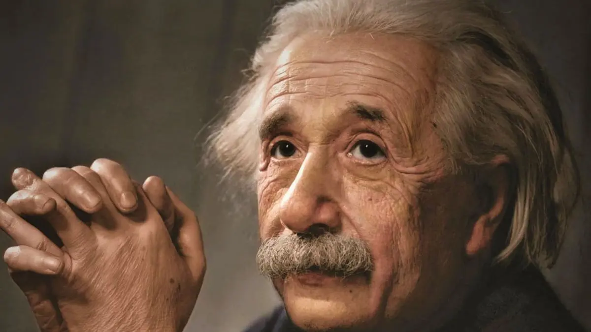 بعد 100 عام على منحه جائزة نوبل.. ماذا تعرف عن ألبرت أينشتاين؟
