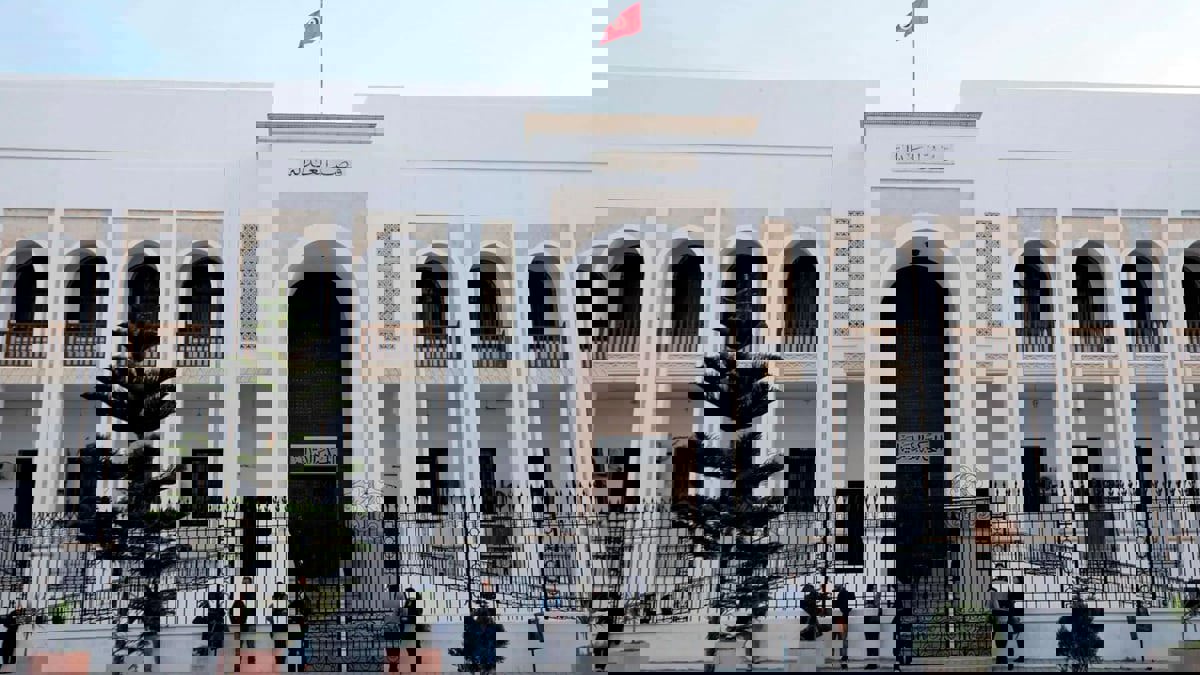 محكمة تونسية ترفض الإفراج عن بعض الموقوفين في "قضية التآمر"