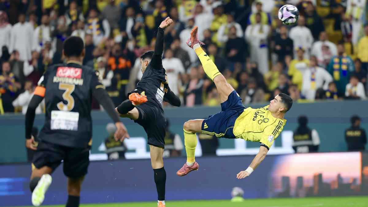 الصمت في حرم الجمال جمال.. تعليق ناري من طارق ذياب على هدف رونالدو (فيديو)