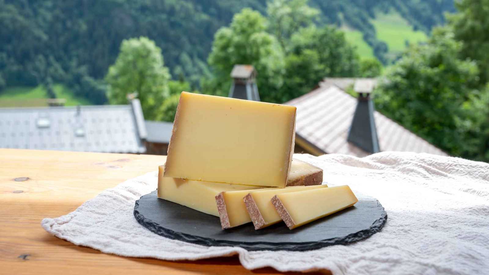 "غرويير سبيسيال" يحصد جائزة أفضل جبن بالعالم لعام 2025