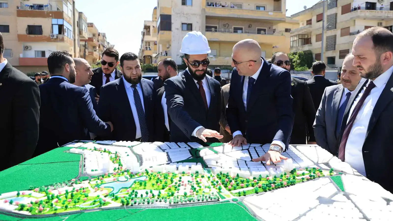 الشرع يفتتح مشاريع تنموية ضخمة في حمص وحماة (فيديو)