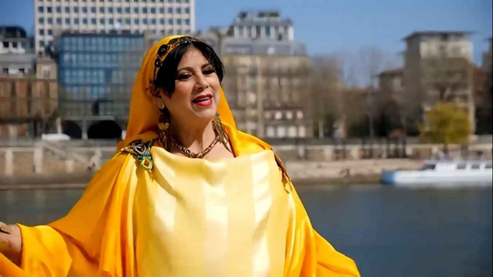 "عدوى عمرو دياب".. صفعة مغنية جزائرية لزميلتها تُثير الجدل