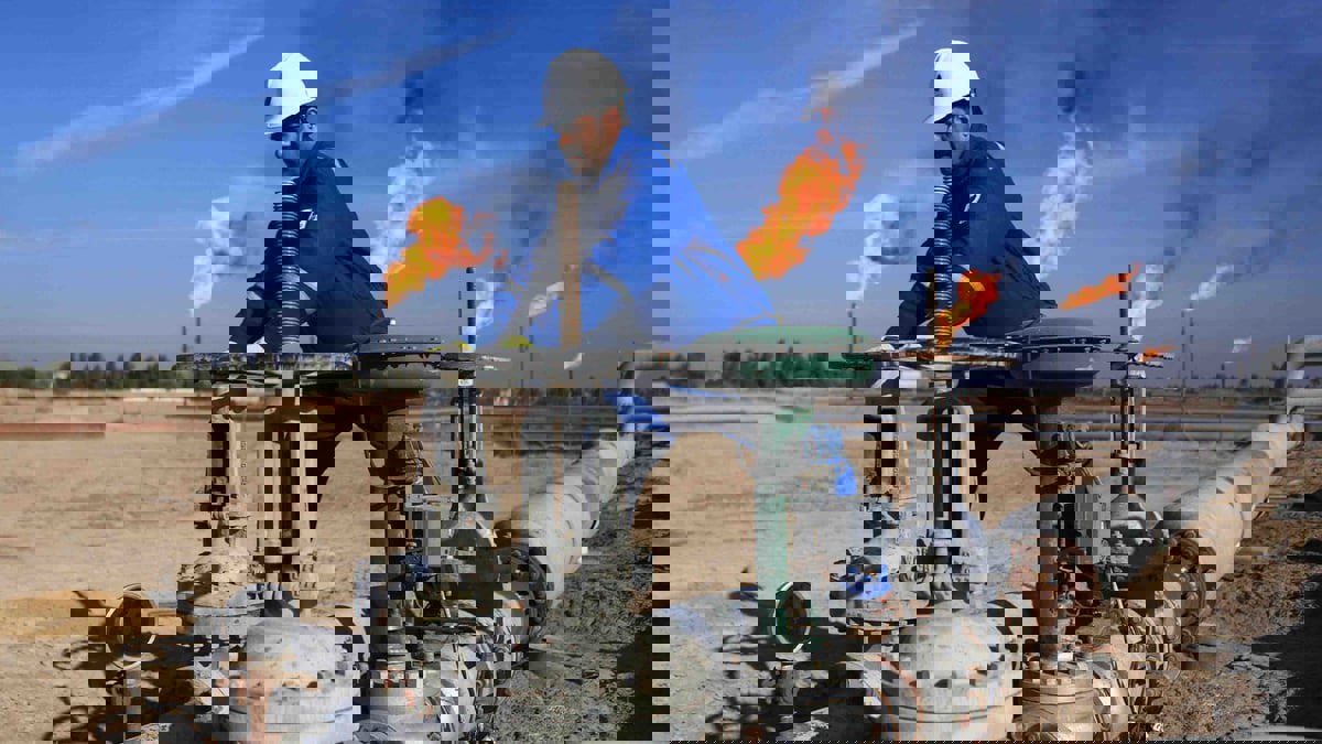 النفط يتجه نحو تسجيل مكاسب أسبوعية مع انحسار مخاوف الركود