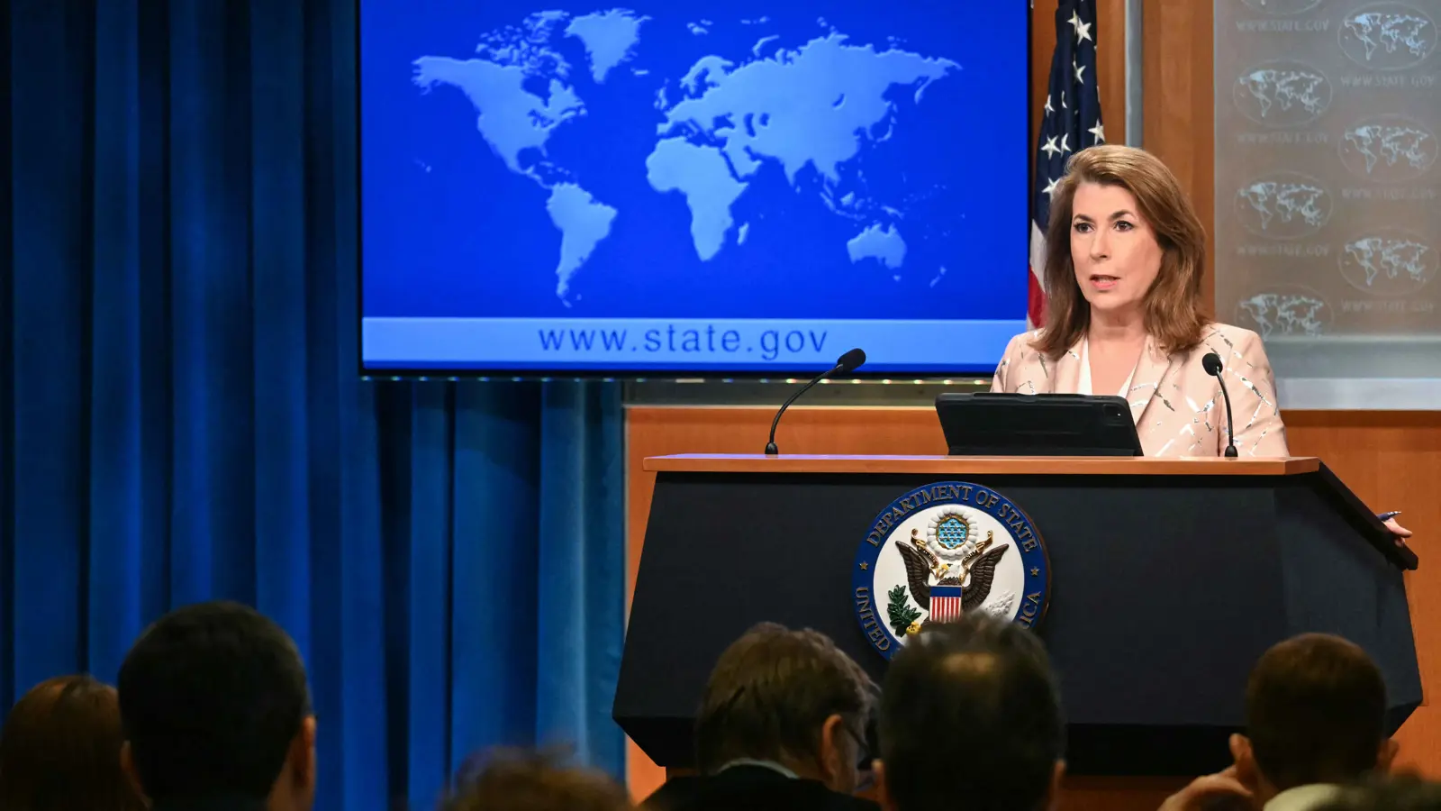 الخارجية الأمريكية تعلق على الشكوك حول صمود هدنة إيران وإسرائيل