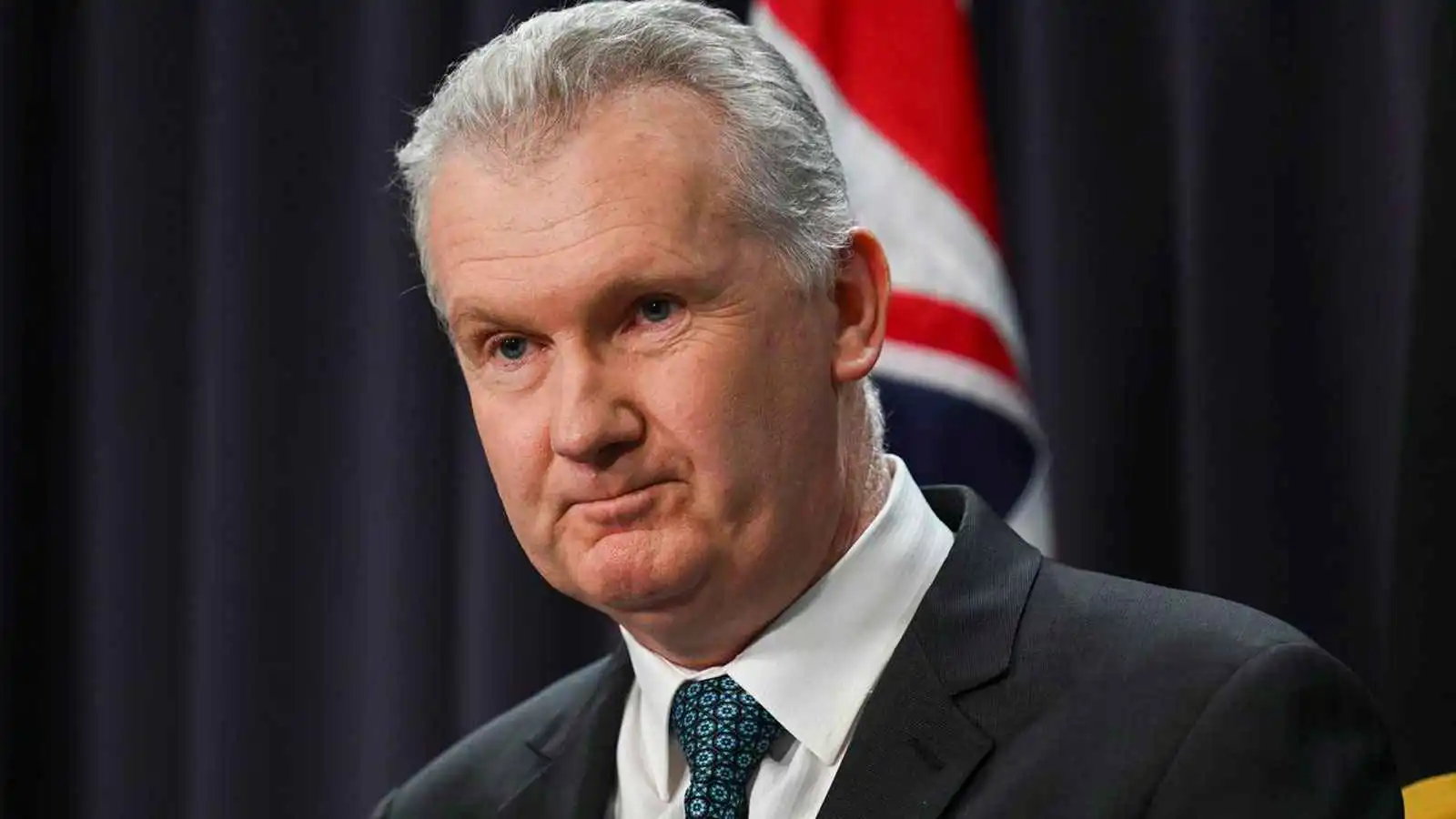 وصفتها بـ "الهراء".. أستراليا تنفي ادعاءات إسرائيل بشأن طرد السفير الإيراني