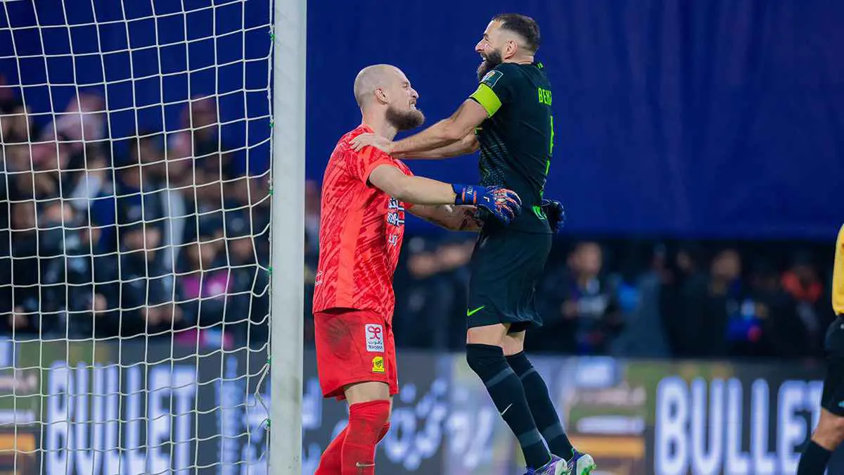 "أي حارس أصلع يخوف".. تعليق مثير من خالد الشنيف بعد تألق رايكوفيتش (فيديو)