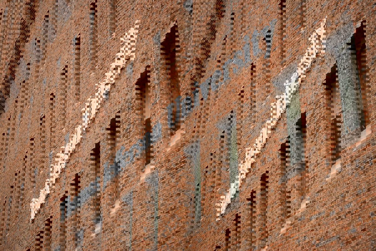 جامعة أمريكية "تعتذر" بعد نطق أسماء خريجيها بشكل خاطئ