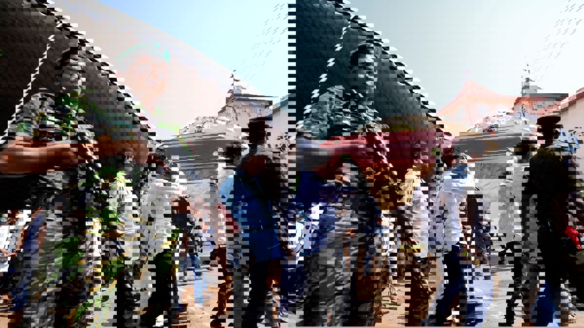 لاجئون مسلمون في سريلانكا يفرون من بلدة يمزقها العنف بعد تفجيرات كنائس‎