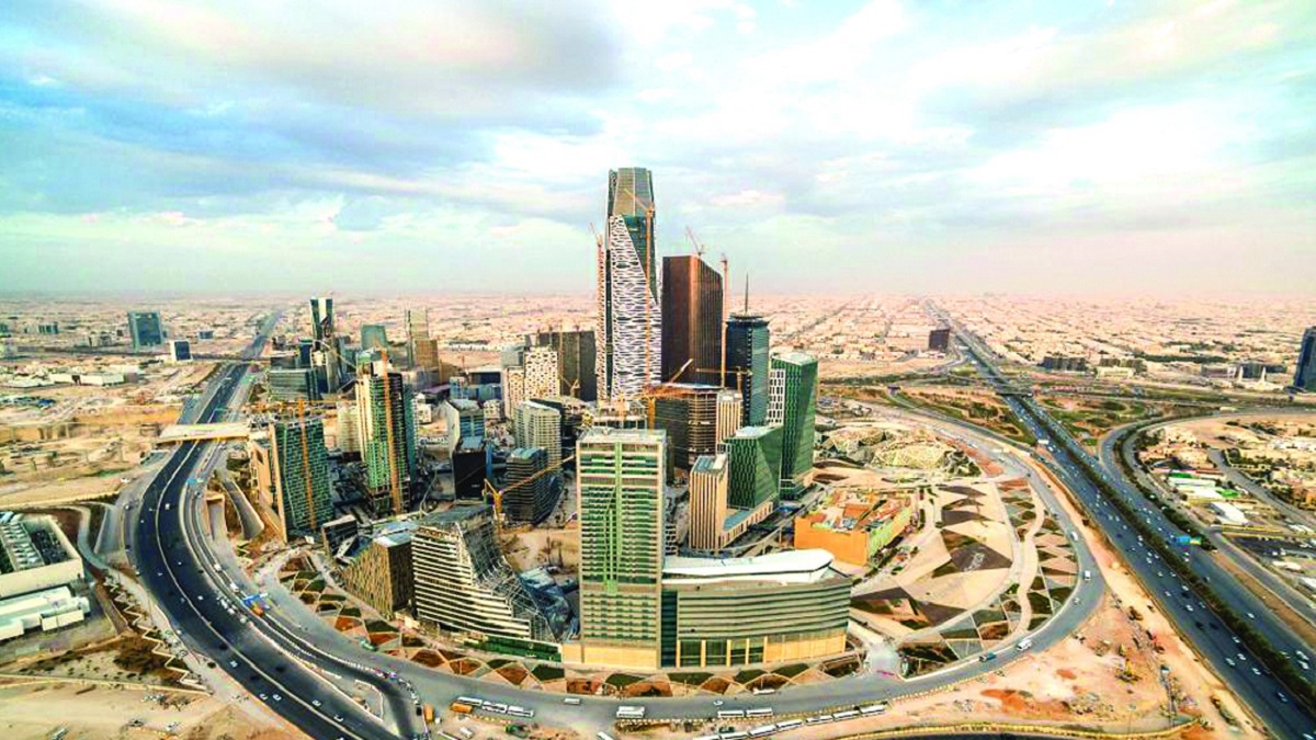 السعودية تخفض رسوم الزيارة القصيرة