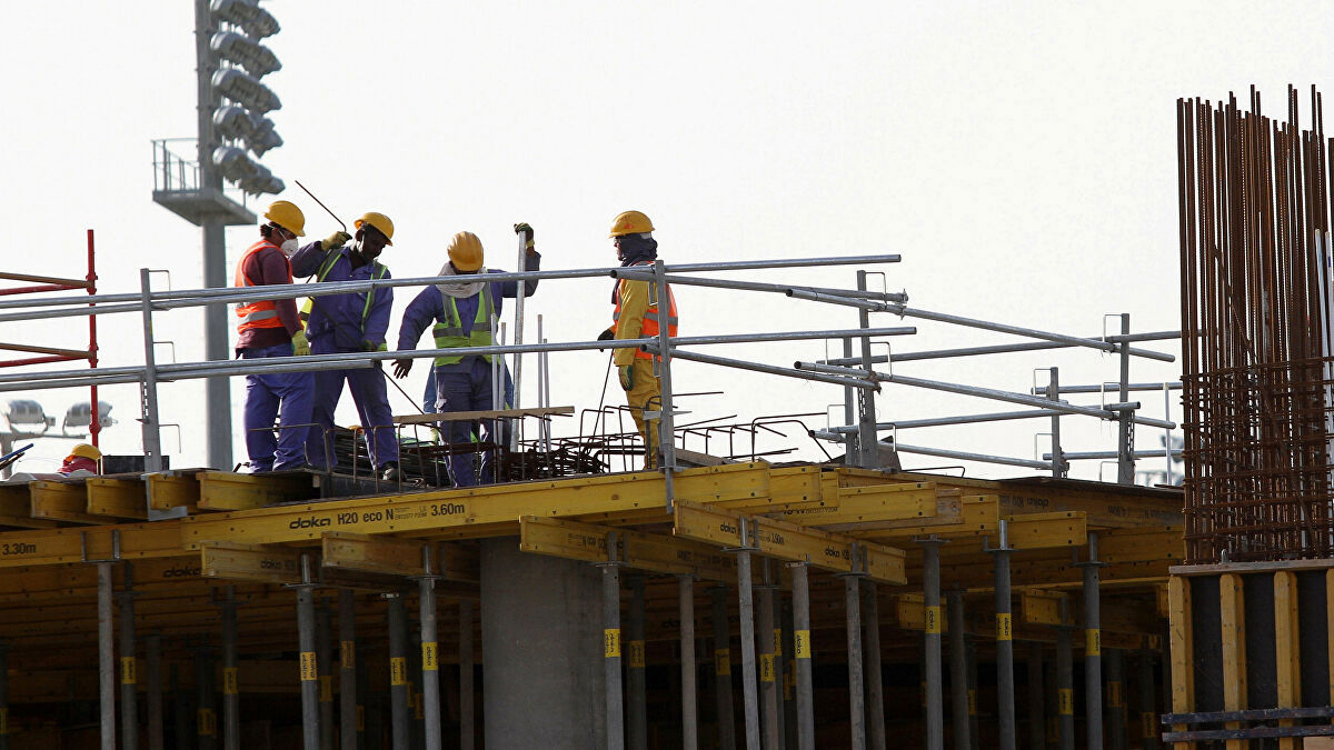 وفاة أول حالة لعمال ملاعب كأس العالم في قطر بفيروس كورونا