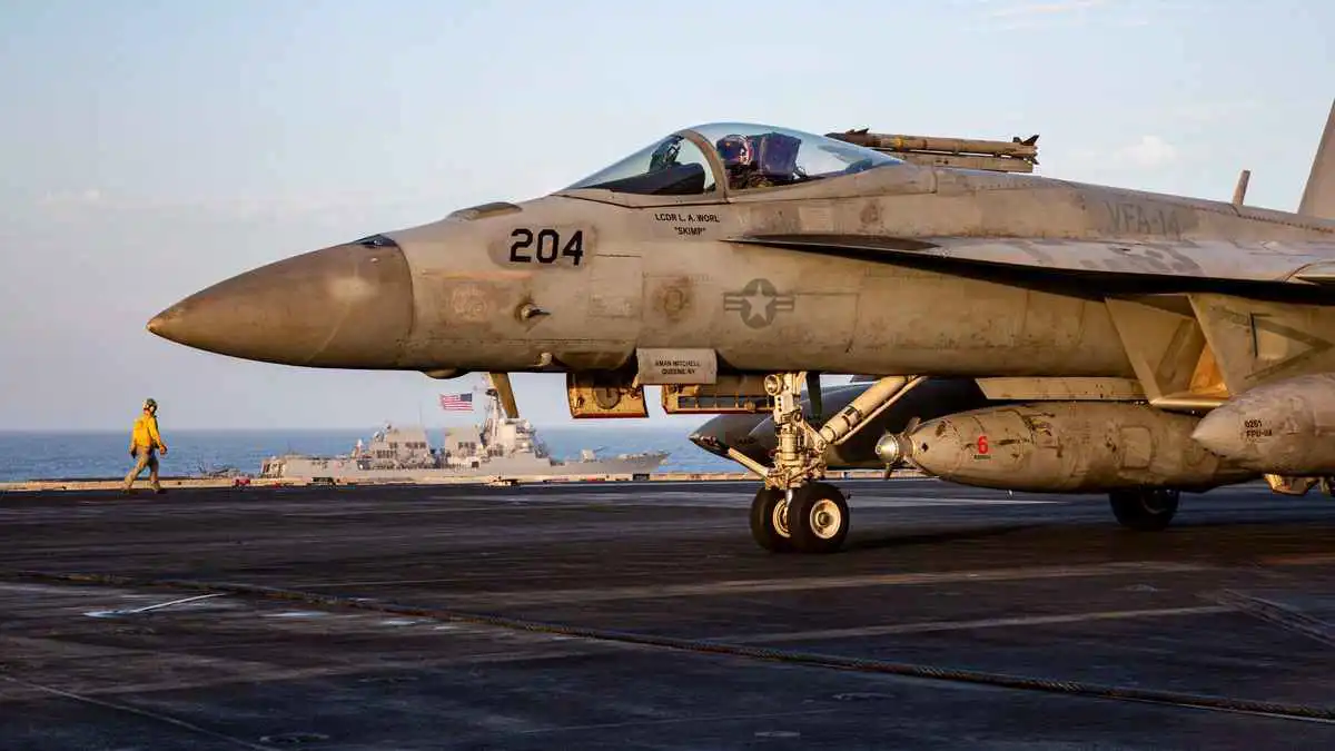 "سنتكوم": سنواصل الحصار البحري الكامل على إيران