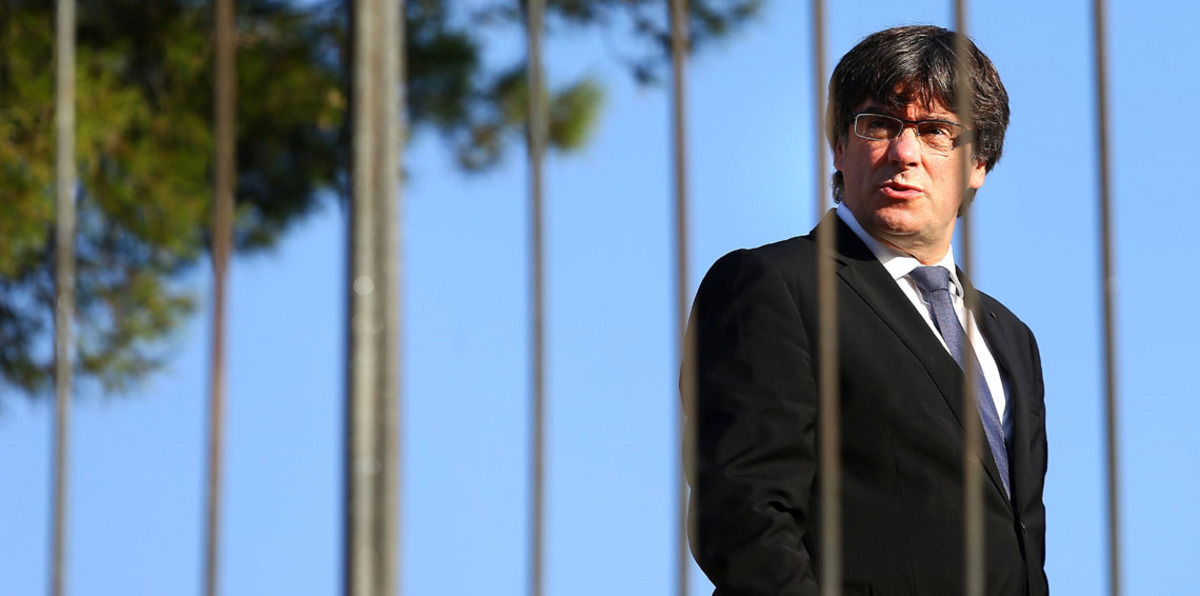 إسبانيا تمنح زعيم كتالونيا مهلةً أخرى لتوضيح موقفه إزاء استقلال الإقليم