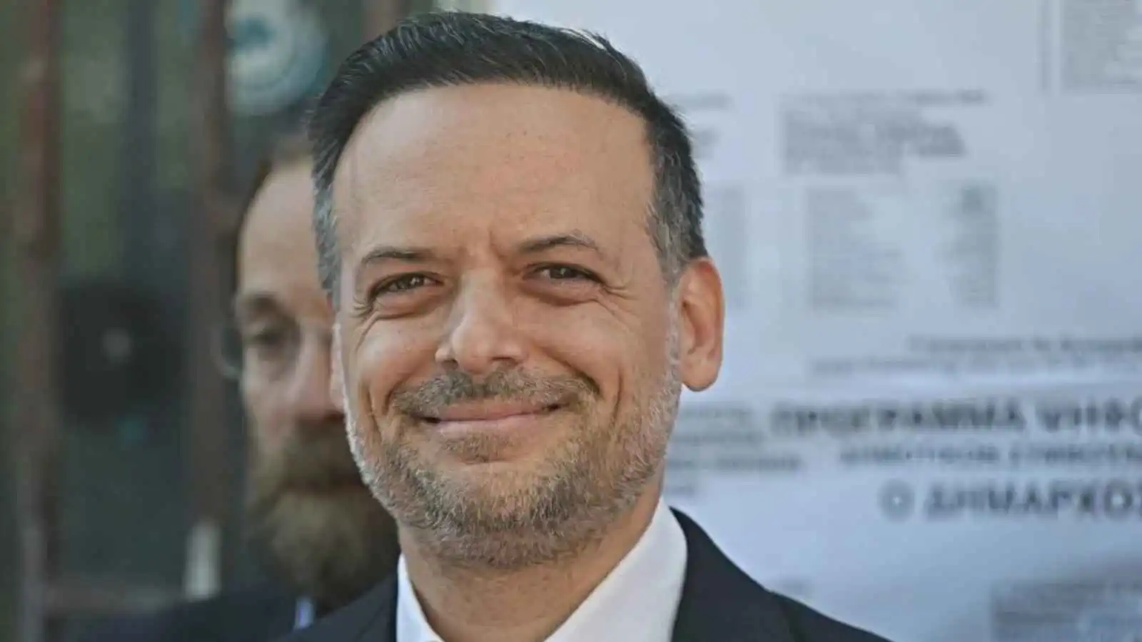 "لا نقبل دروسا من قتلة المدنيين".. رئيس بلدية أثينا يرد على السفير الإسرائيلي