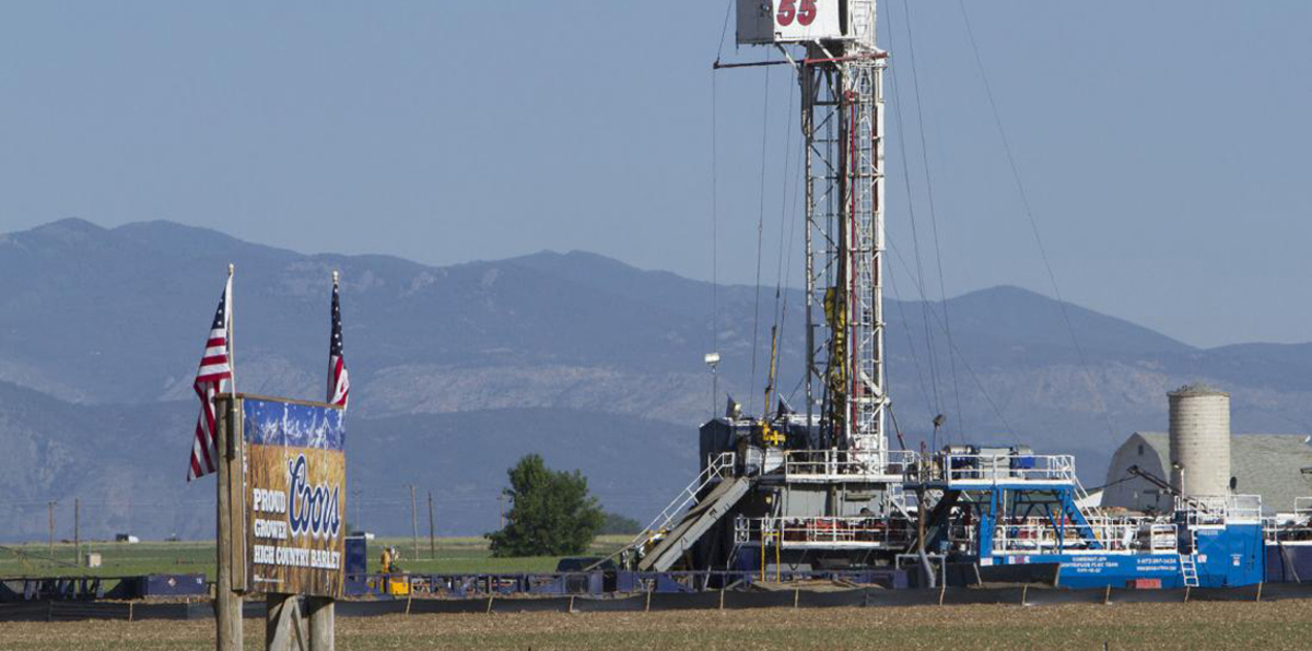 ارتفاع النفط مع اتجاه الإعصار "هارفي" إلى سواحل أمريكا