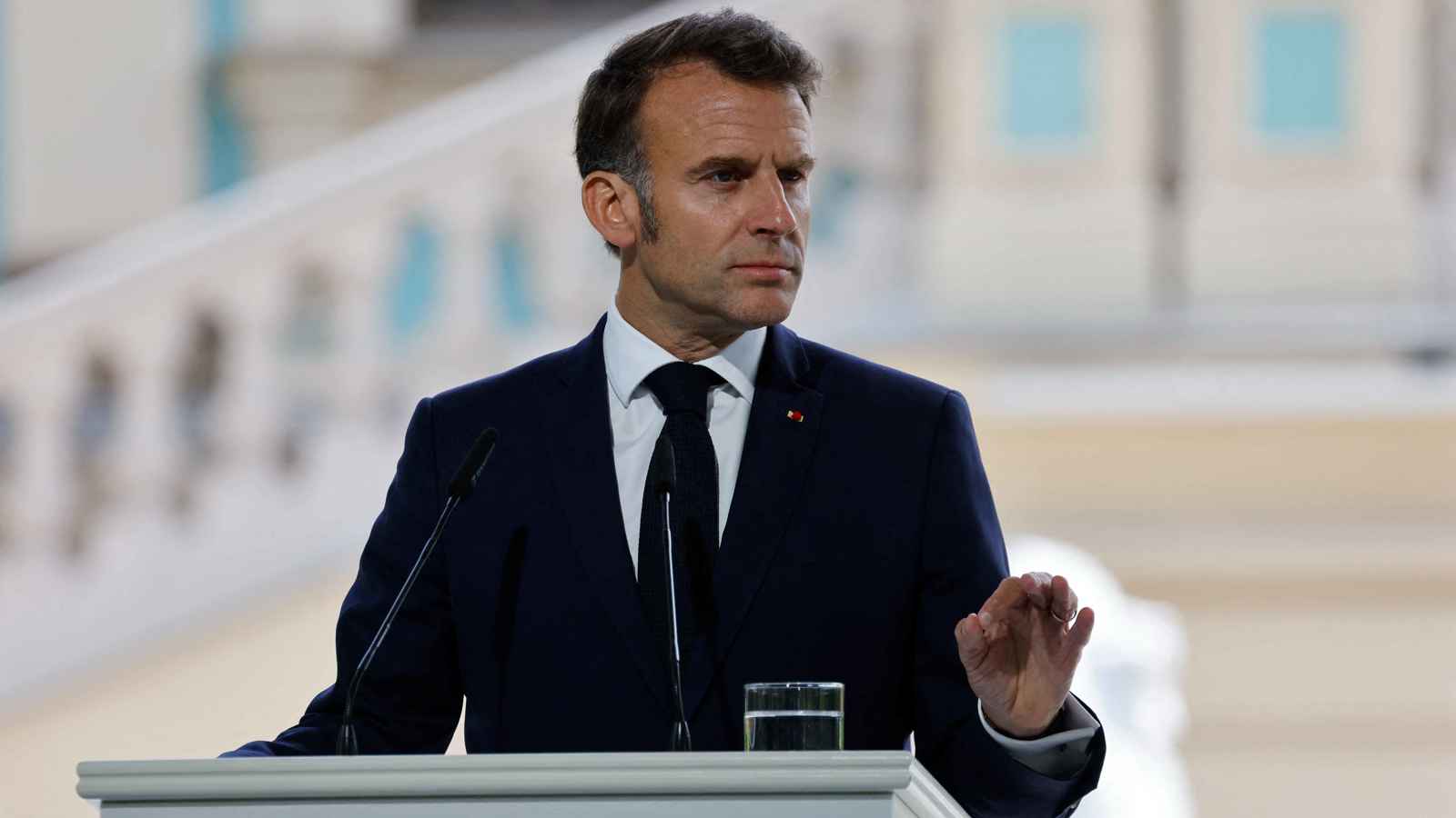 ماكرون: اتهامات إيران لمواطنين فرنسيين "غير مقبولة"