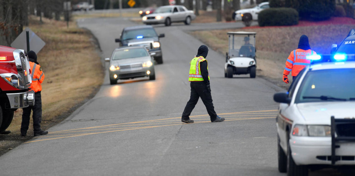 شرطيتان أمريكيتان تلجآن للقرعة لتحديد مصير اعتقال امرأة (فيديو)