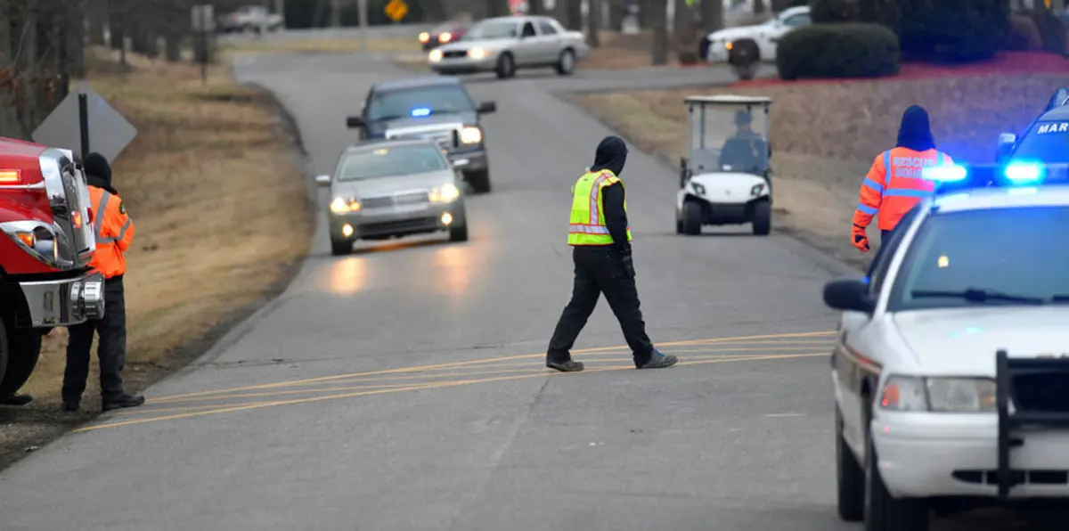 شرطيتان أمريكيتان تلجآن للقرعة لتحديد مصير اعتقال امرأة (فيديو)