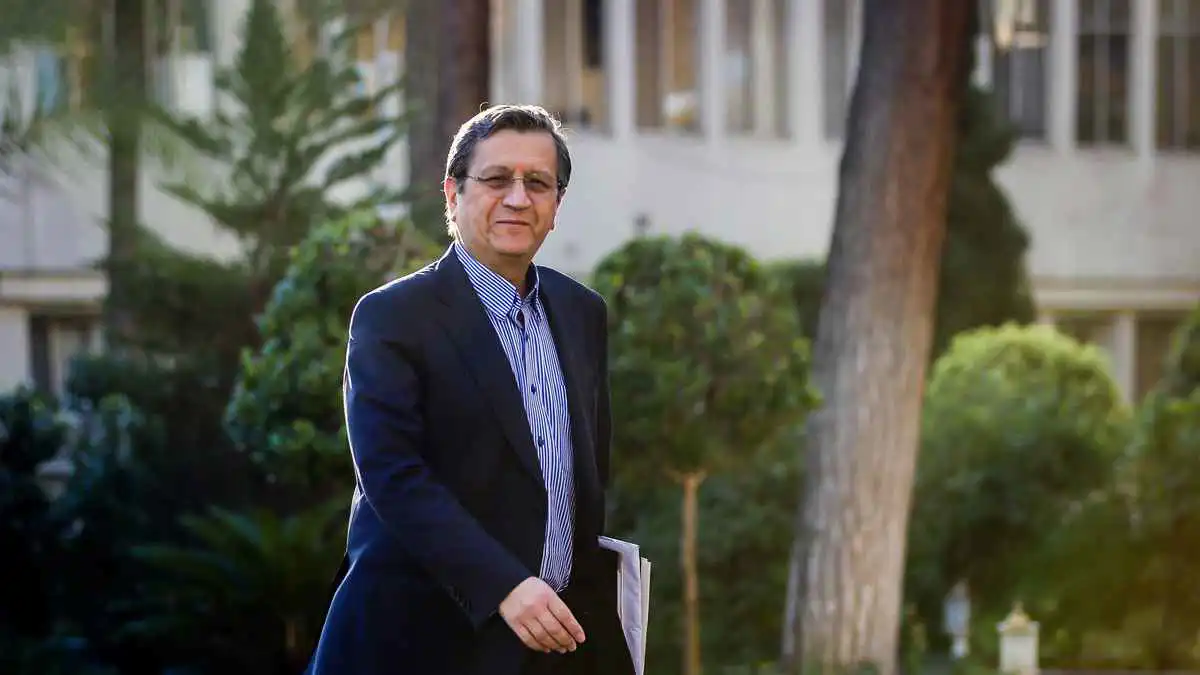 على وقع احتجاجات العُملة.. إيران تعيّن محافظا جديدا للبنك المركزي