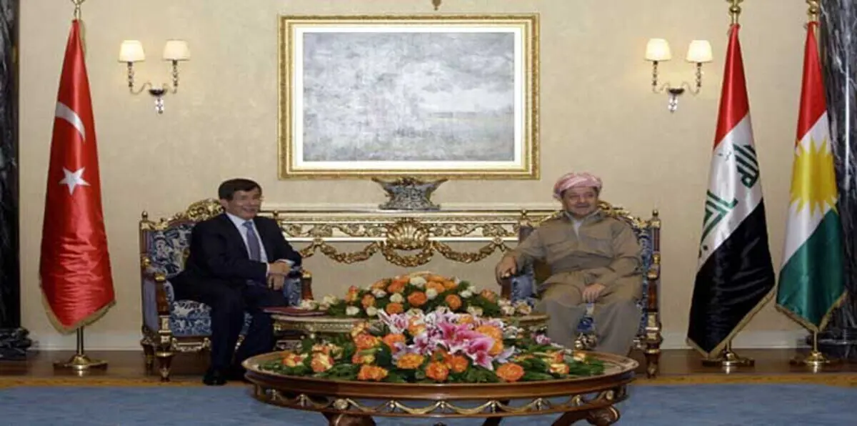 داود أوغلو يلتقي مسعود بارزاني في أنقرة