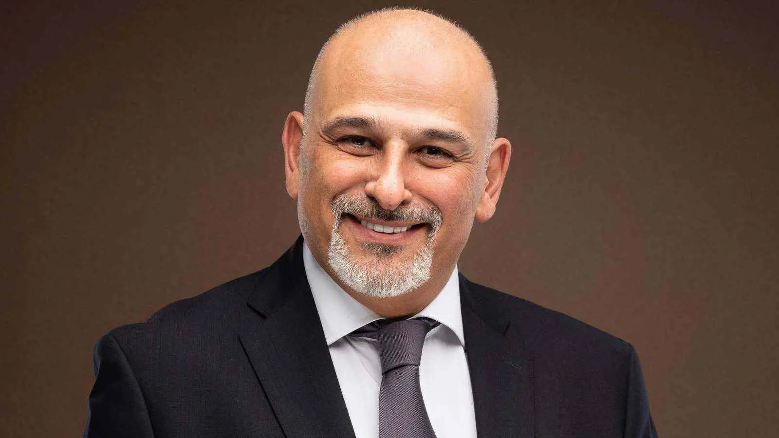 جمال سليمان يدعو إلى إرساء دستور جديد لسوريا