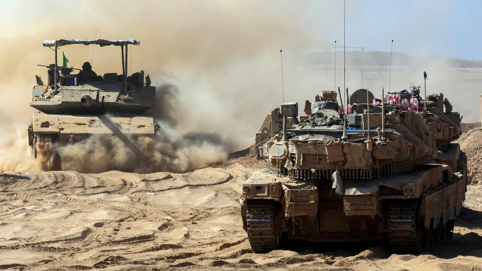 عثر عليها داخل نفق في غزة.. أدرعي يكشف صورة حديثة لعز الدين حداد