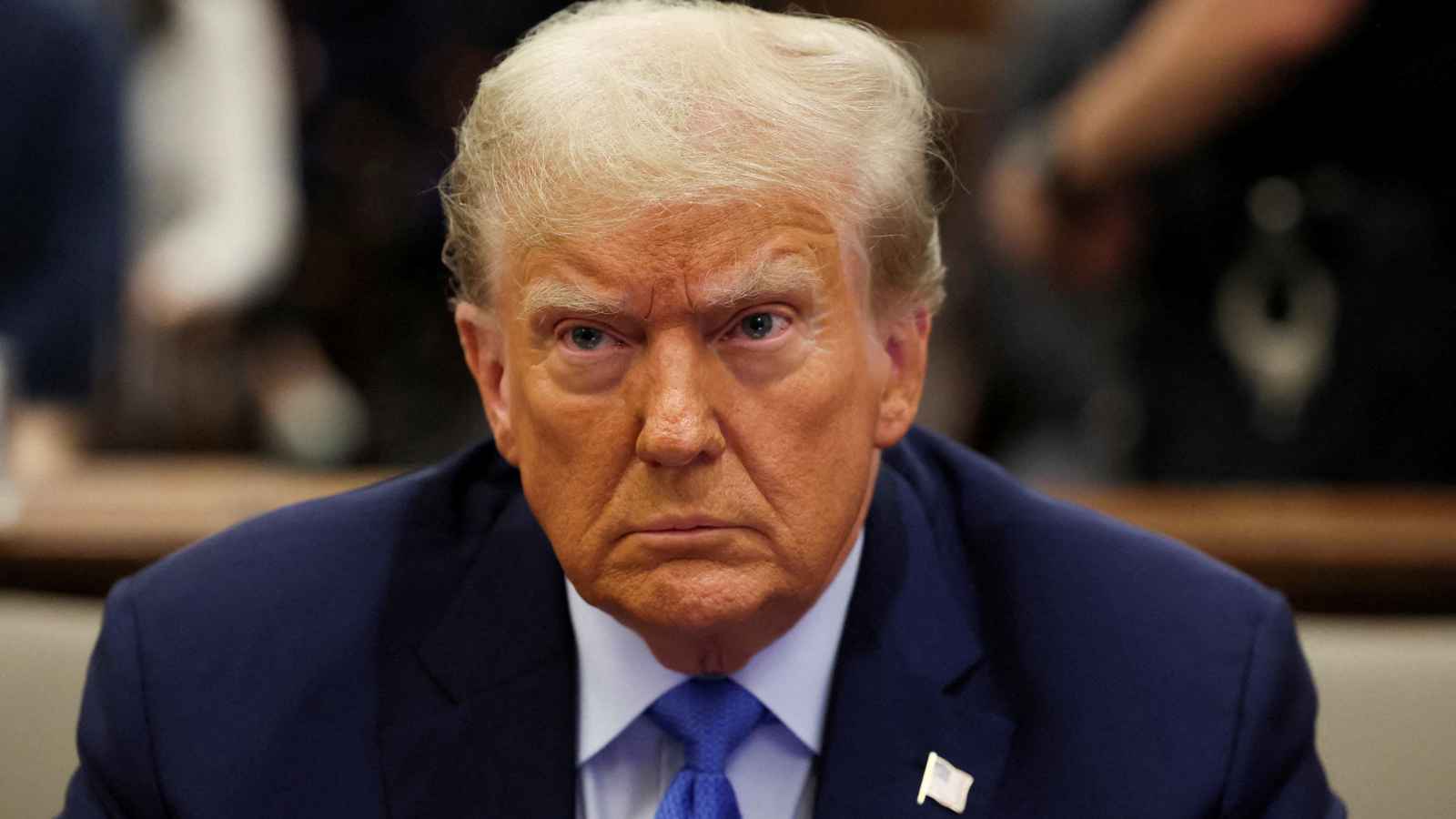 كيف يرى الذكاء الاصطناعي ولاية دونالد ترامب الثانية حال فوزه؟