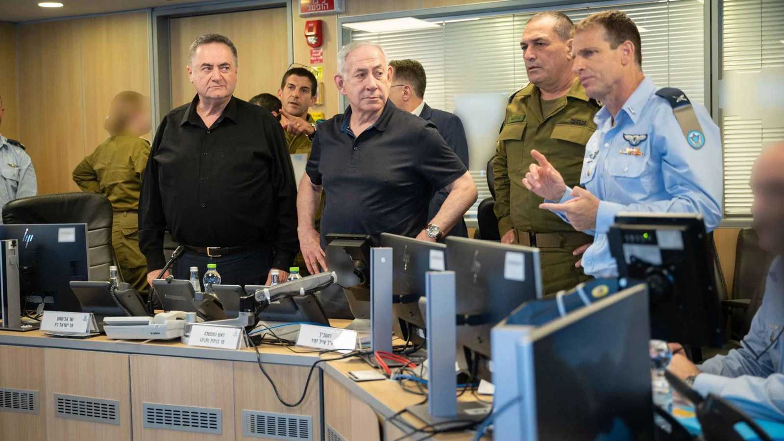 انقلاب اليمين وتمرد الجيش.. "ألغام خطرة" في طريق نتنياهو لاحتلال غزة