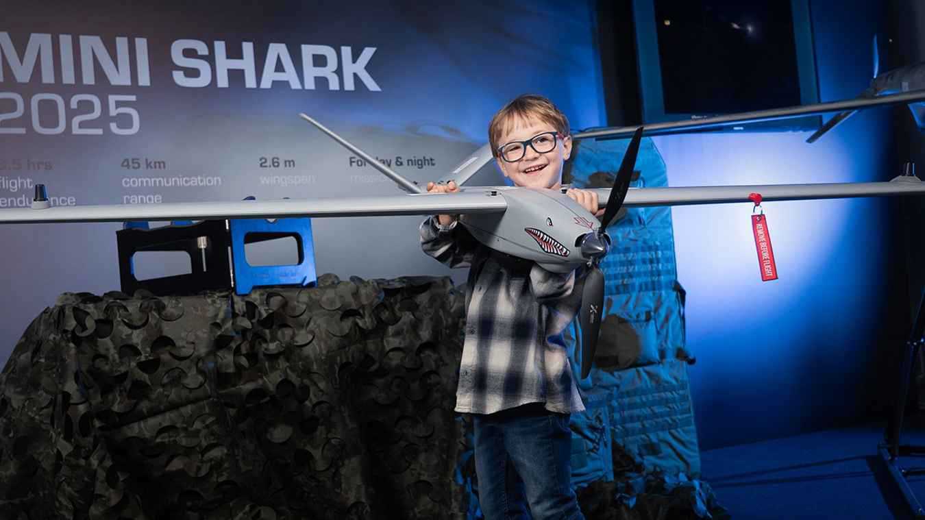 بكاميرا 360° ومدى أطول.. أوكرانيا تكشف عن الدرون "ميني شارك" (صور)