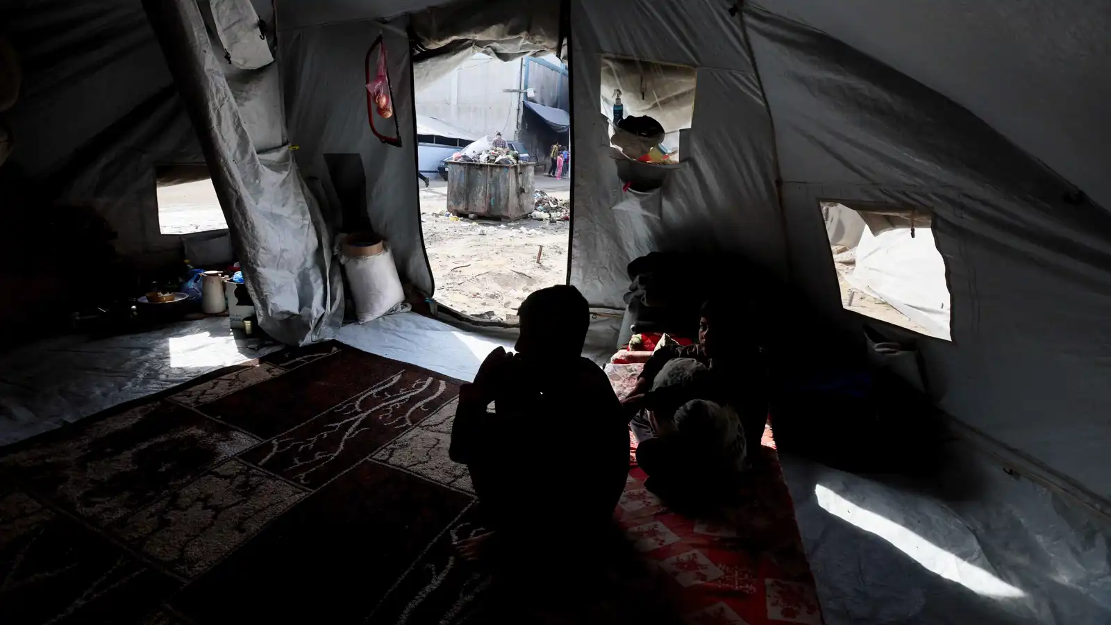 انقطاع خدمات الإنترنت في غزة بعد عمليات للجيش الإسرائيلي