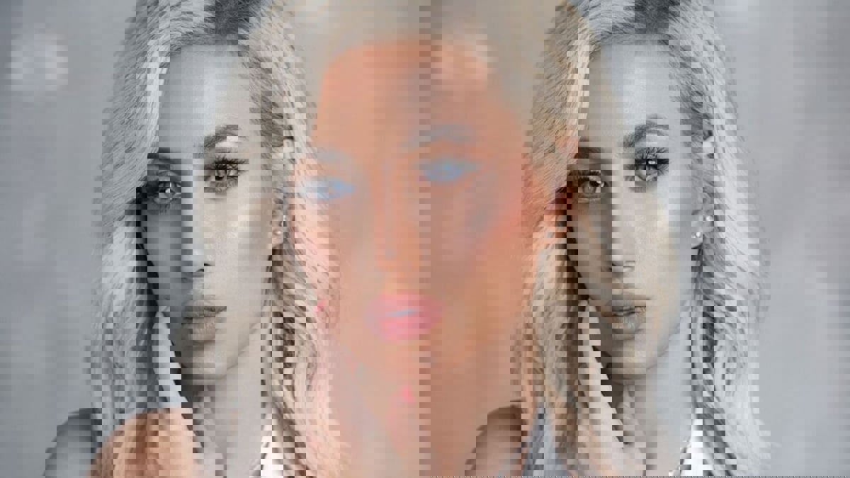 ليان عبد الله عن فيديو "مودل روز": شقيقتي بالغة وراشدة