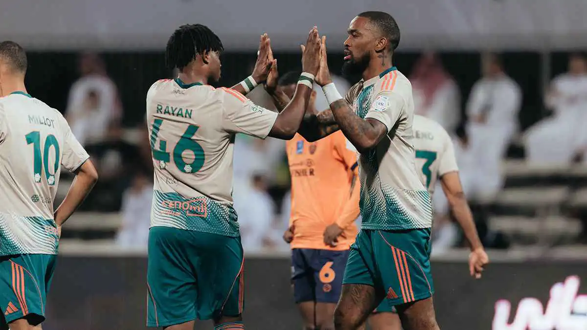 محرز ويايسله وتوني.. الأهلي السعودي يشن هجومًا على حكام مباراة الفيحاء