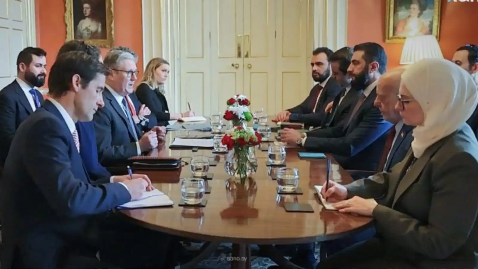 الشرع وستارمر يبحثان في لندن تعزيز العلاقات