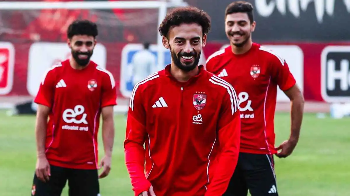 أحمد عبد القادر في تدريبات الأهلي المصري