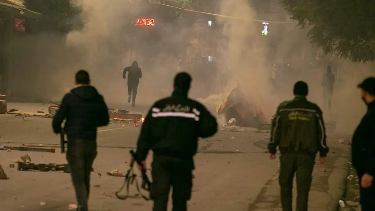 اتساع رقعة الاحتجاجات العنيفة في تونس (فيديو و صور)